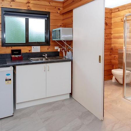 Wellington Top 10 Holiday Park Lower Hutt Exterior foto