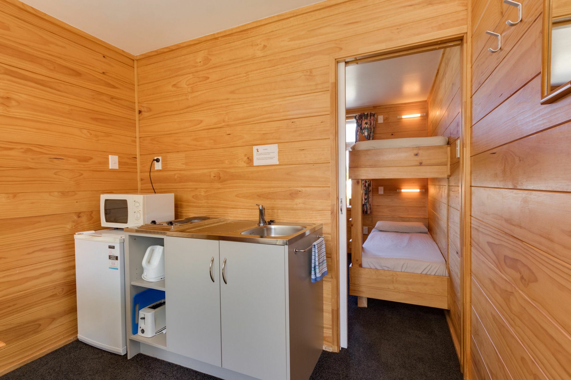 Wellington Top 10 Holiday Park Lower Hutt Exterior foto